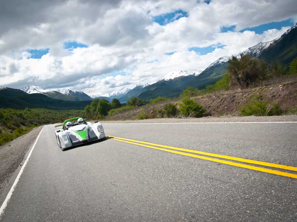 http://www.racinggreenendurance.com/images/homePage/backGroundImgs/1289256655.jpg